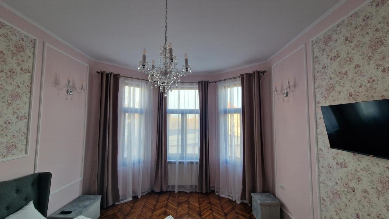 אורדאה Uvs Central Luxury Apartment מראה חיצוני תמונה