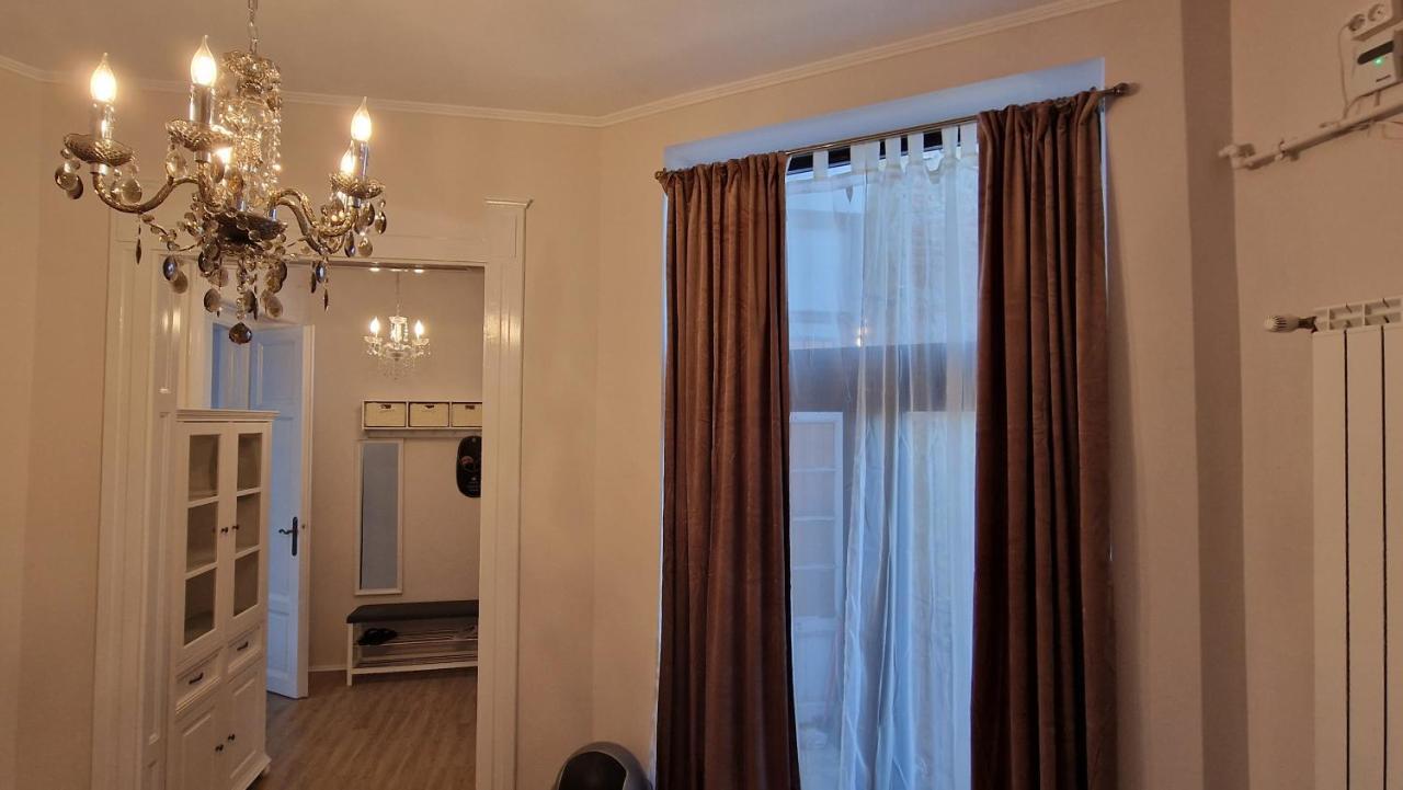 אורדאה Uvs Central Luxury Apartment מראה חיצוני תמונה