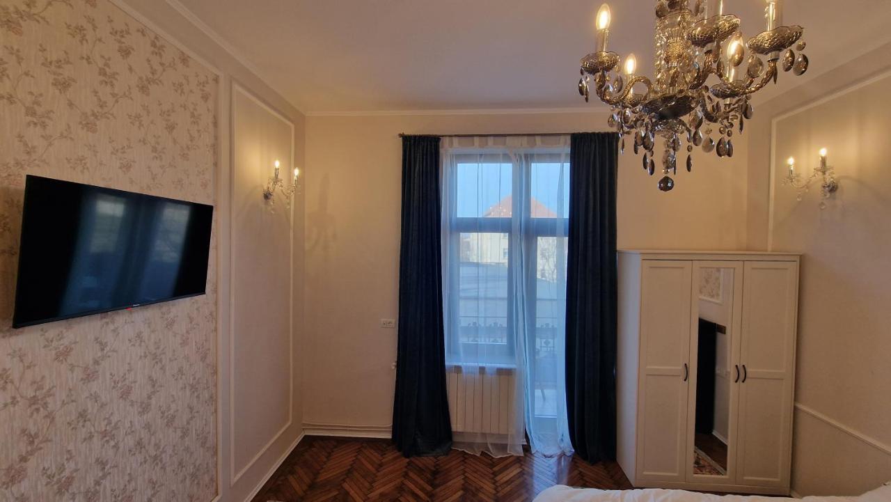 אורדאה Uvs Central Luxury Apartment מראה חיצוני תמונה