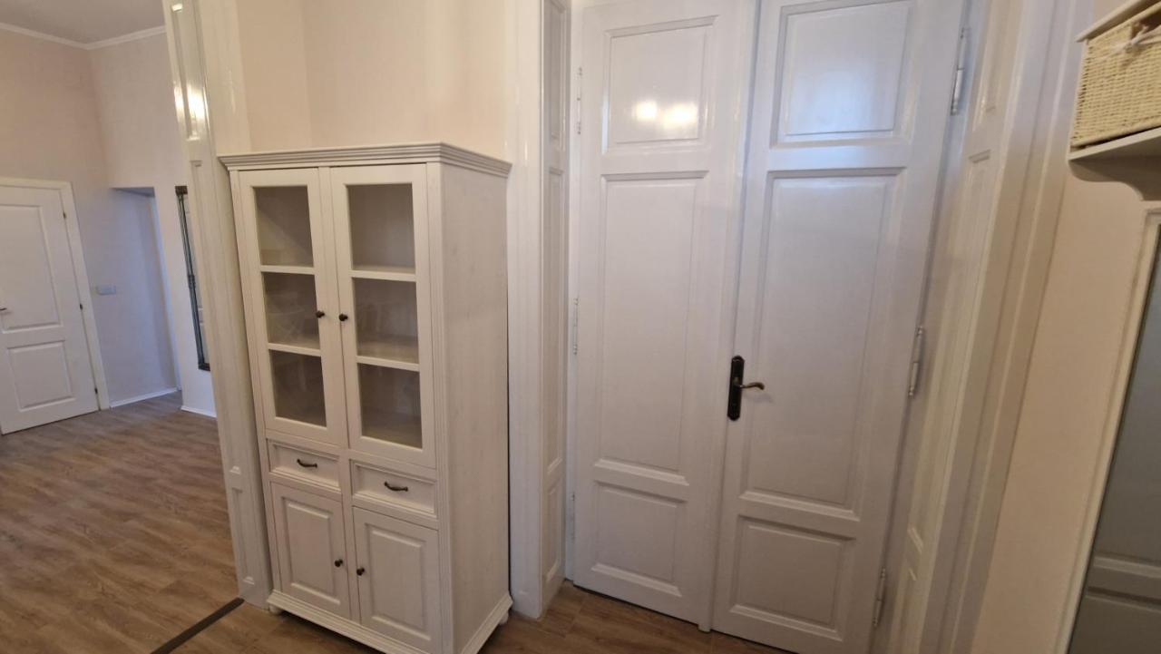 אורדאה Uvs Central Luxury Apartment מראה חיצוני תמונה